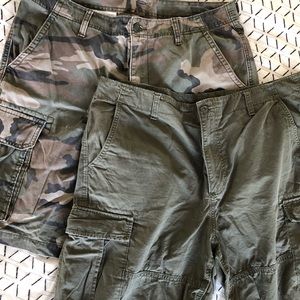 2 pairs of Men’s Shorts! ☀️